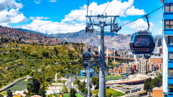 Bolivia is considered by many as "The India of South America", due to its enormous cultural richness, surreal landscapes and that it is also very economical for travelers / Photo: Juan Cristhian Valenzuela