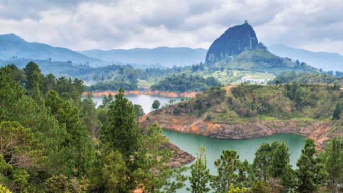 Not only the city of Medellin is visited, farms, coffee growers and exquisite gastronomy you will find in its surroundings / Photo: jkraft5