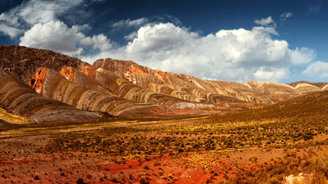 Quebrada de Humahuaca: La impresionante quebrada jujeña / Foto: Skouatroulio, canva pro.