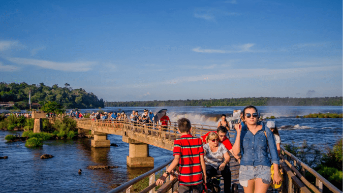 Uno de los parques iimperdbles en Argentina es el Parque Nacional Iguazú. Es un verdadero acercamiento a la naturaleza pura