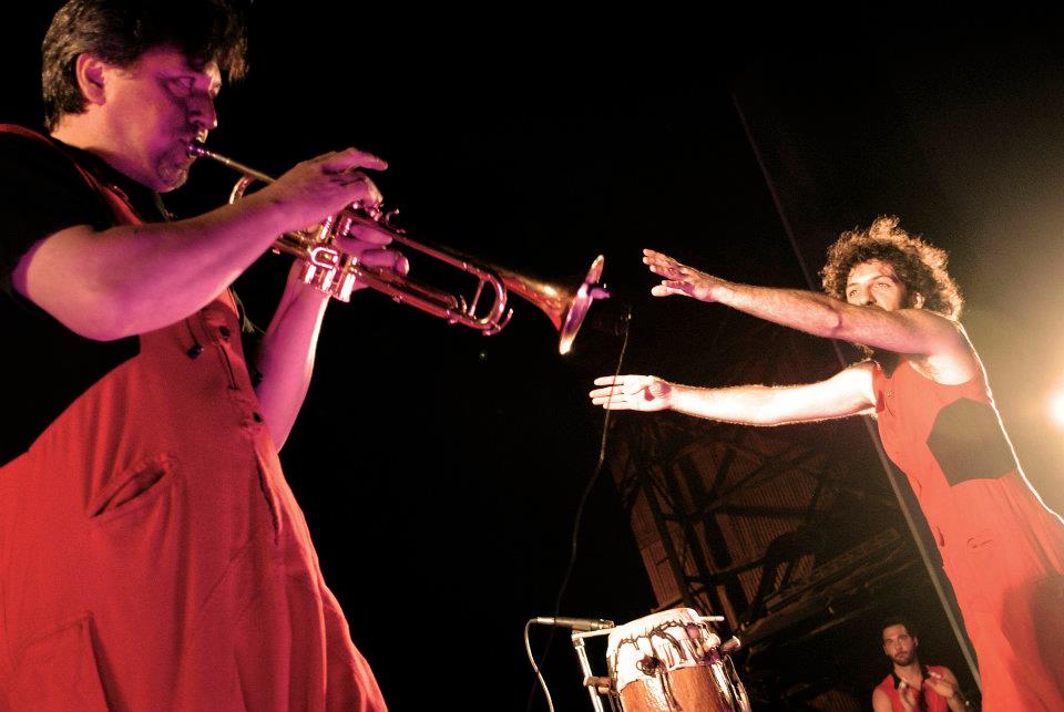 La Bomba de Tiempo musicians
