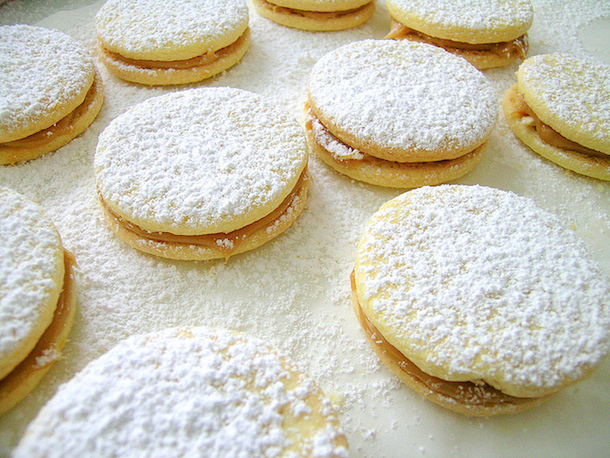 Alfajores with dulce de leche