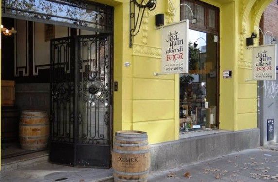 The beautiful old building of Lo de Joaquin Alberdi / source