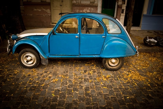 Blue car in Palermo, Buenos Aires | Bsas4u
