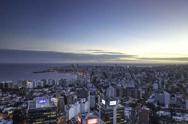 Vista panorámica a la costa de Montevideo