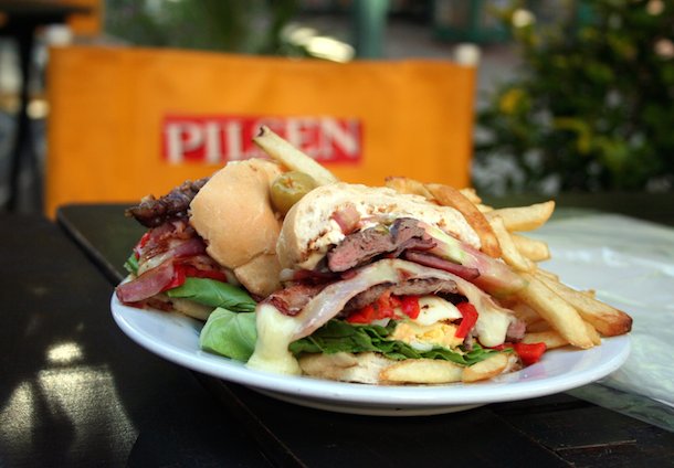 chivito uruguayo
