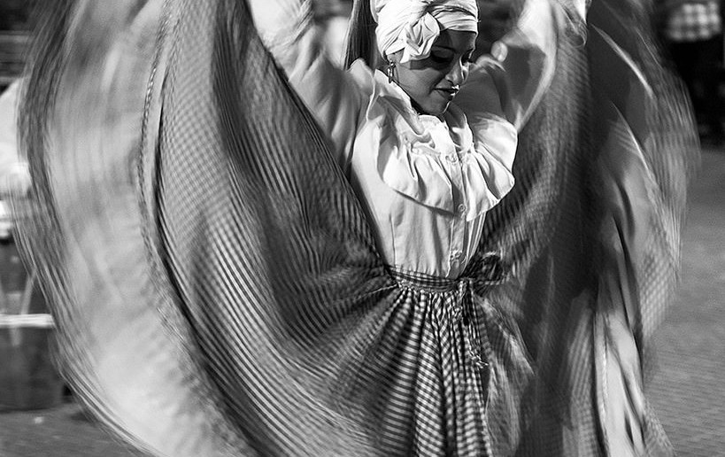 La cumbia es un ritmo oroginario de Colombia
